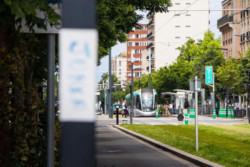 2 Pieces Lumineux A 5 Min A Pied Stade De France Saint-Denis  Ngoại thất bức ảnh